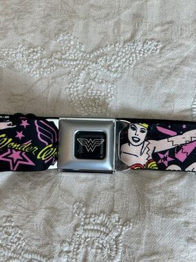 DC Comics Wonder Woman Black & Pink Graphic Buckle Belt